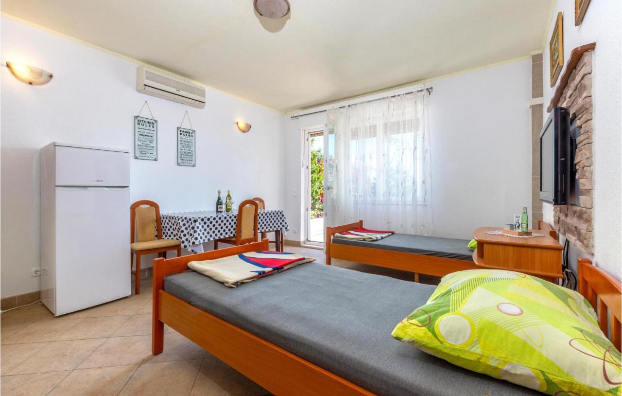 Stunning Apartment In Duce With Wifi 외부 사진